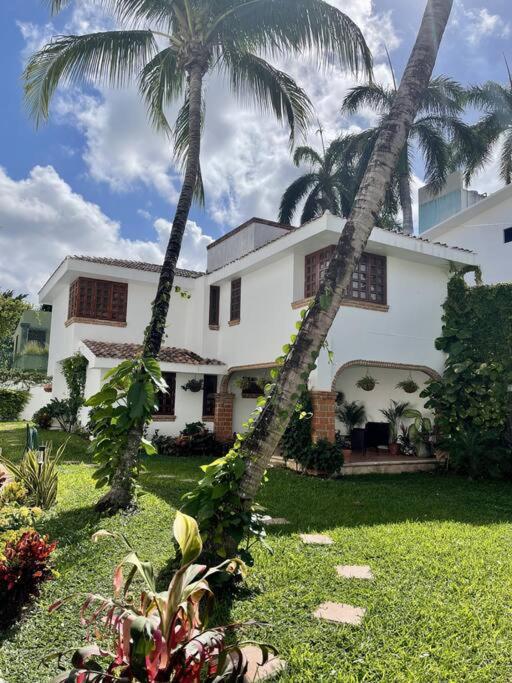 Beautiful Jungle House On A Strategic Location Villa Cancún Eksteriør billede